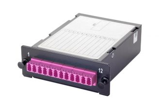 (Архив)Кассета оптическая Eurolan Q-SLOT портов: 12, LC, OM4 50/125, цвет: чёрный, mtp 12 портов, полярность a, пурпурные адаптеры