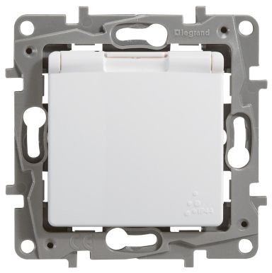 Розетка электрическая Legrand 672232