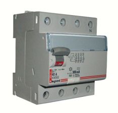 Устройство защитного отключения Legrand DX3, тип: AC, 4 модуль, 4Р, 40А/300мА, зажим для нейтрального проводника с правой стороны (411723)