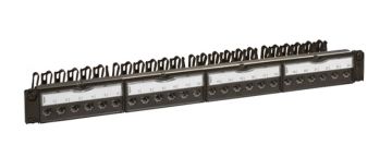 Комм. патч-панель Legrand LCS2, 19", 1HU, портов: 24 х RJ45, кат. 5е, экр., цвет: чёрный, оснащена механизмом быстрой фиксации. автоматическое заземле