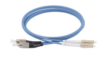 Комм. шнур оптический ITK, Duplex LC/FC (UPC/UPC), OM4 50/125, LSZH, 3м, чёрный/белый хвостовик, цвет: синий