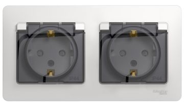 Розетка в сборе Schneider Electric Glossa, 2P+PE, без подсветки, 16А, с прозрачной крышкой, 83х154 мм (ВхШ), шторки защитные, цвет: белый (GSL000147)