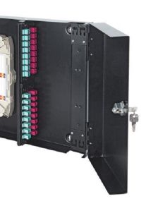 Комм. панель ВО Eurolan 47D-24, 1HU, портов: 24 SC/UPC (Simplex) OM4, установлено адаптеров: 6выдвижная, прямая, цвет: чёрный, монтажные шнуры и КДЗС
