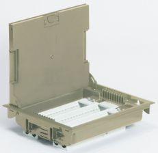 (Архив)Люк напольный Legrand, пластик, крышка под ковровое покрытие, регулировка глубины, глубина установки: 75 мм, модулей: 18, универсальный, цвет: 