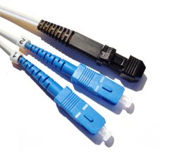 Комм. шнур оптический Hyperline, Duplex SC/MTRJM (UPC), OS2 9/125, LSZH, 2м, Ø 2мм, синий хвостовик, цвет: белый