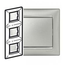 (Архив) Рамка Legrand Valena, 3 поста, 225х80 мм (ВхШ), плоская, вертикальная, цвет: белый/серебряный штрих (LEG.770497)