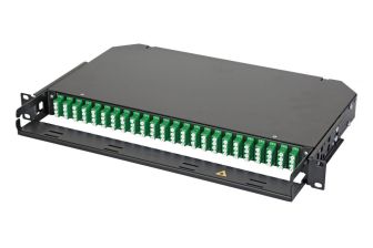 Комм. панель ВО Eurolan 47C-24, 1HU, портов: 24 LC/APC (Quadro) OS2, установлено адаптеров: 6невыдвижная, прямая, орг-йзер: предустановлен, цвет: чёрн